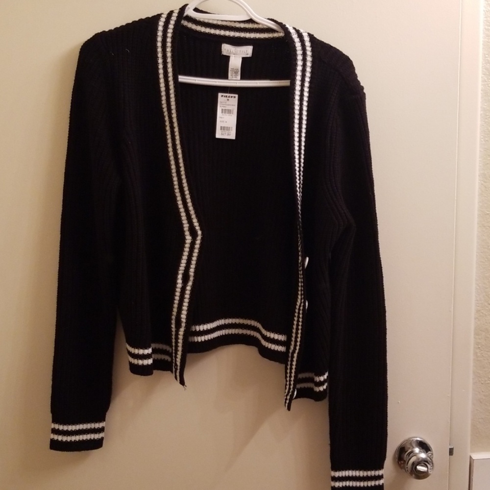 Tilly's black and white sweater
